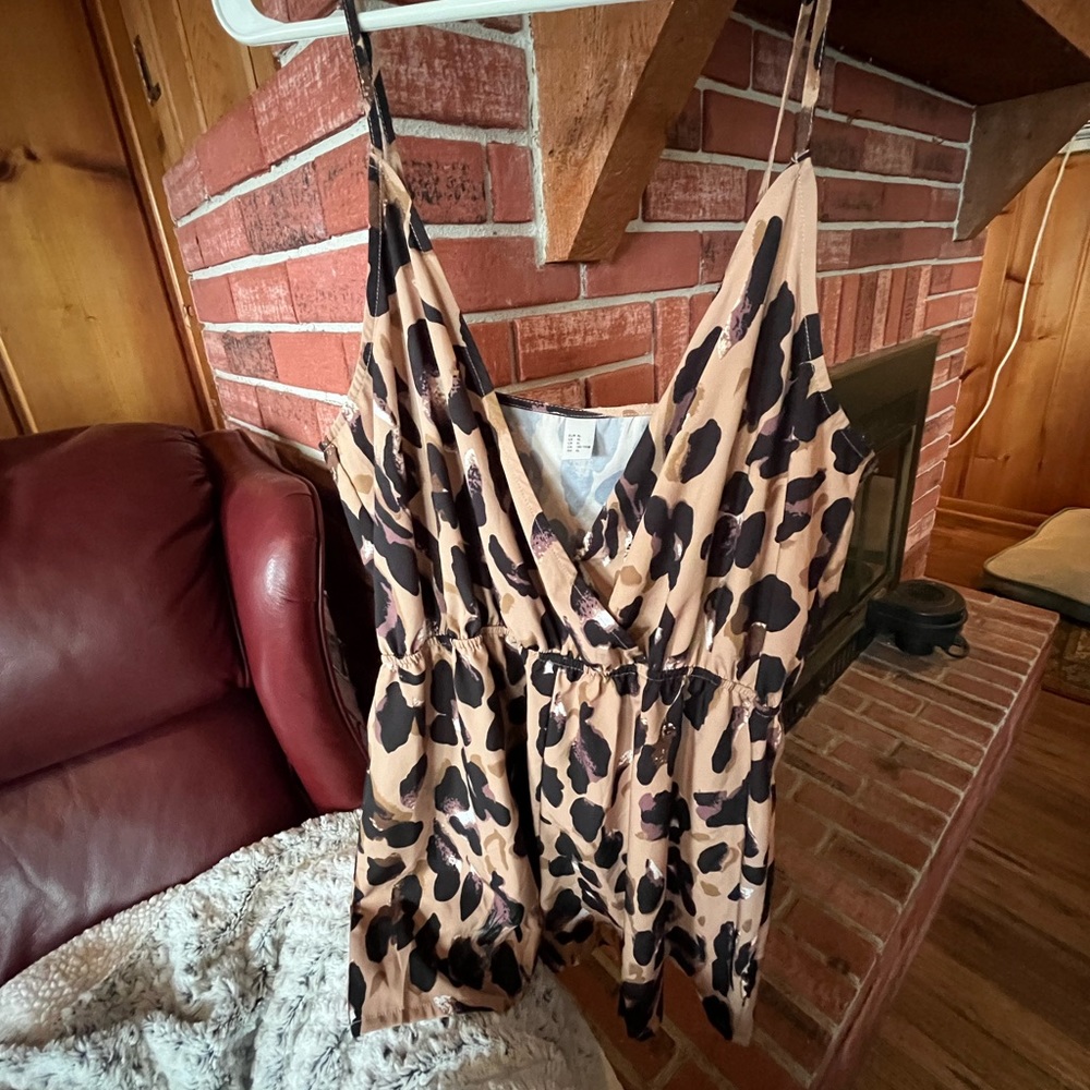 Leopard print romper xl